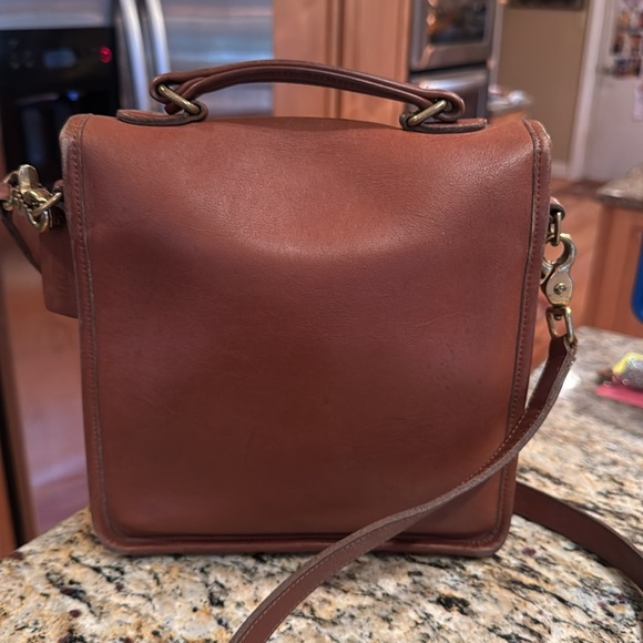 Coach Vintage British Tan Leather Crossbody Satchel Bag in Great Condition - Picture 2 of 16